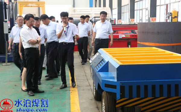 AGV機器人持續(xù)火熱,新領域帶來發(fā)展新機遇,水泊焊割自主研發(fā)的AGV小車 AGV機器人持續(xù)火熱,新領域帶來發(fā)展新機遇,水泊焊割自主研發(fā)的AGV小車