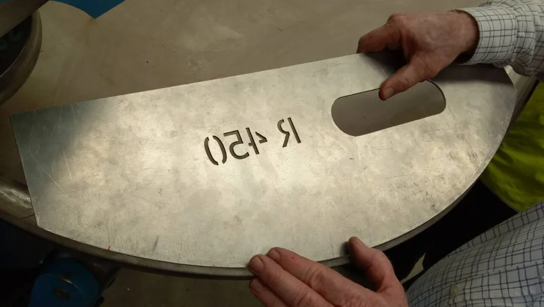 SHUIPO罐車封頭成型機(jī)—無(wú)模板封頭旋邊機(jī) SHUIPO罐車封頭成型機(jī)—無(wú)模板封頭旋邊機(jī)